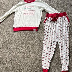 Barely worn & EUC super soft & cozy women’s Hallmark Channel Christmas PJ set!